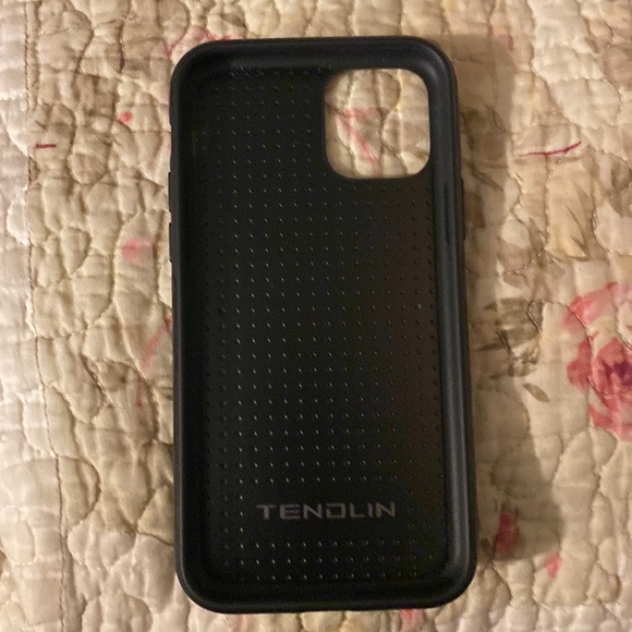 Amazon iPhone 11 Pro black case - Picture 2 of 2
